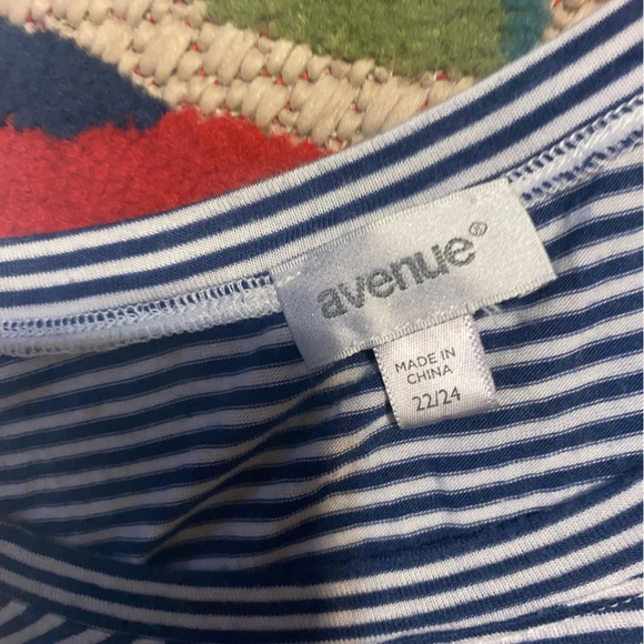 Avenue Plus sized top 22/24 - Picture 3 of 3